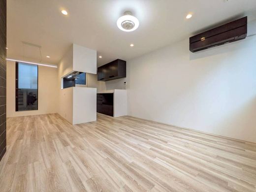 Apartment / Etagenwohnung in Shibuya, Tokyo Prefecture