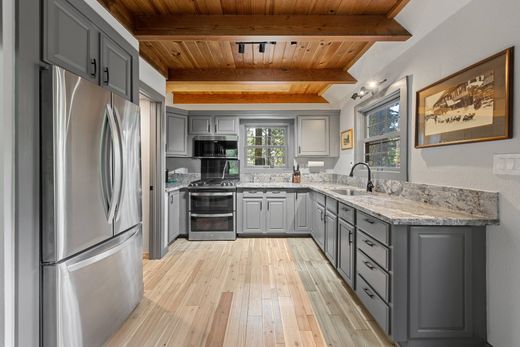 ‏בית חד-משפחתי ב  Tahoe City, Placer County