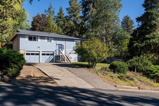 Luxury home in Bend, Deschutes County