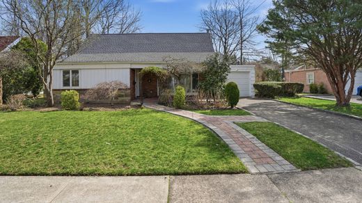 Luxury home in Great Neck, Nassau County