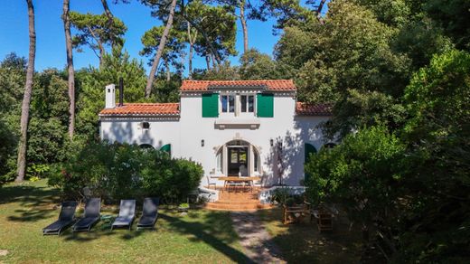Vaux-sur-Mer, Charente-Maritimeの一戸建て住宅