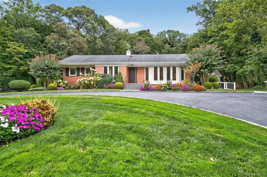 Detached House in Huntington, Suffolk County