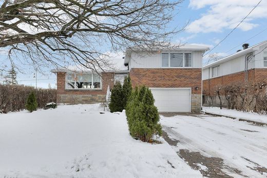 Einfamilienhaus in Côte-Saint-Luc, City of Montréal