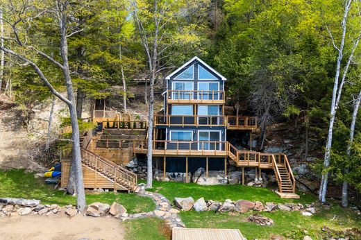 Detached House for sale in McDougall