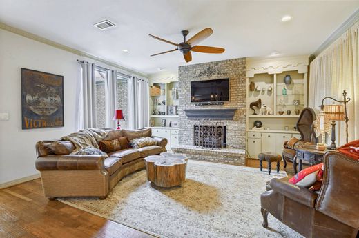 Luxury home in Carrollton, Dallas County