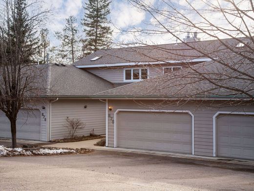 Townhouse in Columbia Falls, Flathead County