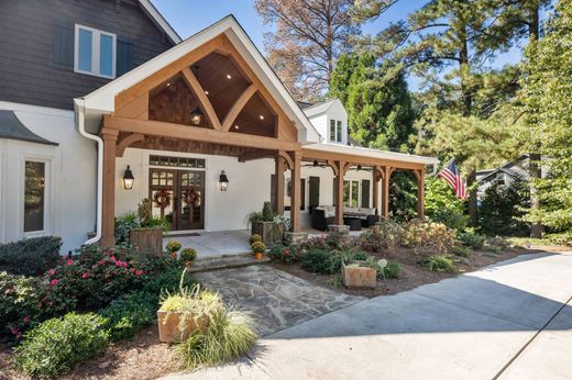 Detached House in Alpharetta, Fulton County