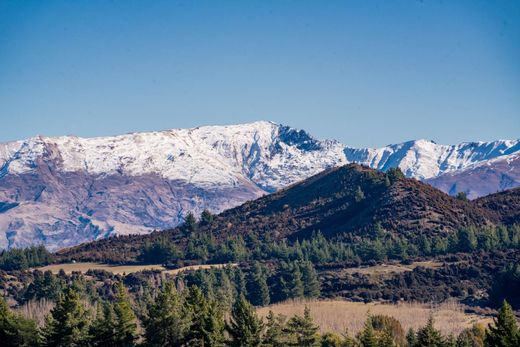 Lake Hawea, Queenstown-Lakes Districtの土地