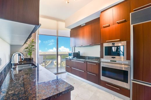 ﺷﻘﺔ ﻓﻲ Sunny Isles Beach, Miami-Dade County