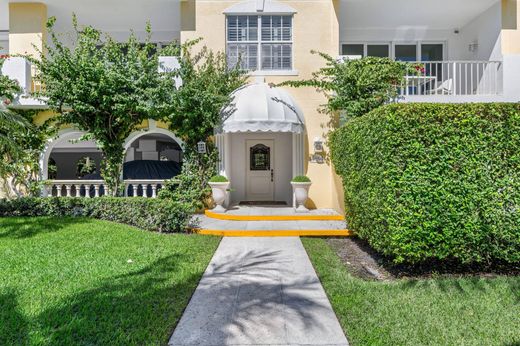 Apartment in Palm Beach, Florida