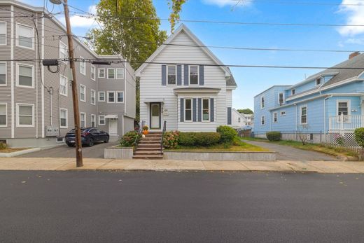 Detached House in Lynn, Essex County