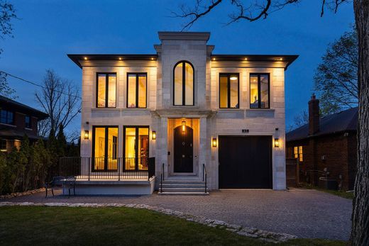 Detached House in Toronto, Ontario
