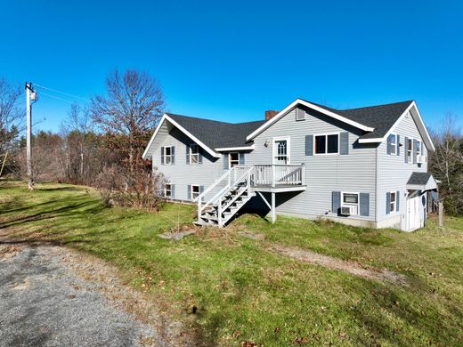 Detached House in Ryegate Corner, Caledonia County