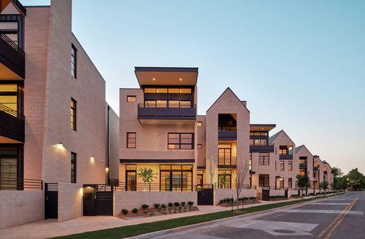 Casa adosada en Oklahoma City, Oklahoma County
