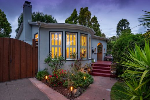 Detached House in Burlingame, San Mateo County
