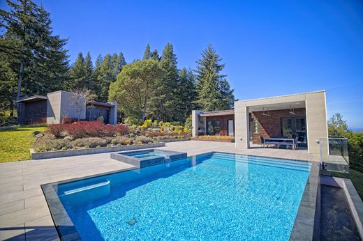 Detached House in Salt Spring Island, Capital Regional District