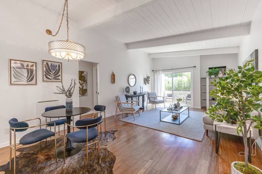 Apartment in Valley Village, Los Angeles County