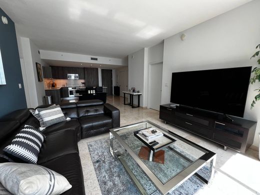 マイアミ, Miami-Dade Countyのアパートメント