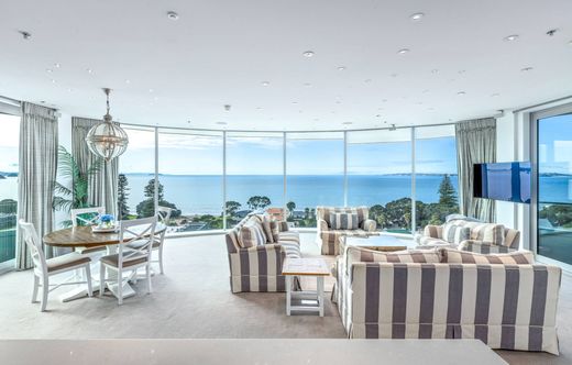 아파트 / Orewa, Auckland