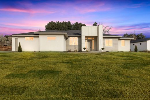 Detached House in Kennewick, Benton County