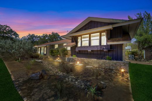 ‏בית חד-משפחתי ב  Fredericksburg, Gillespie County