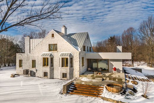 Einfamilienhaus in Sutton, Montérégie