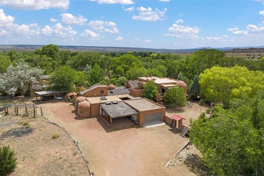 Pojoaque, Santa Fe Countyのカントリーハウス