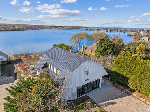 Detached House in Montauk, Suffolk County