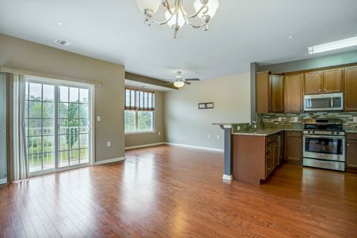 Townhouse in Hanover, Morris County