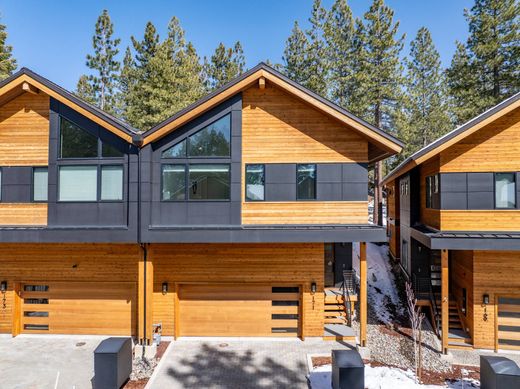 ‏בית בעיר ב  Stateline, Douglas County