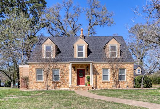 Luxury home in Bellville, Austin County