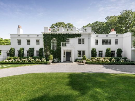 Detached House in Laurel Hollow, Nassau County