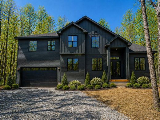 Detached House in Goshen, Litchfield County