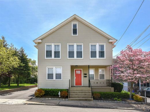 Duplex in Glen Cove, Nassau County