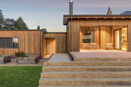 Villa a Waipahihi, Taupo District
