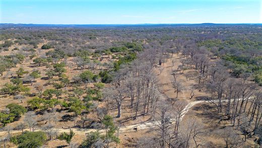 Country House in Cypress Mill, Blanco County