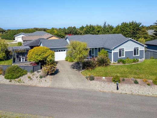 Detached House in Bandon, Coos County