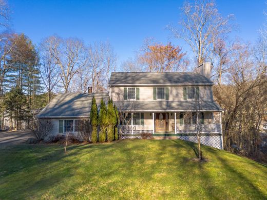 Detached House in Danbury, Fairfield County