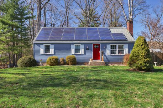 Detached House in Burlington, Hartford County