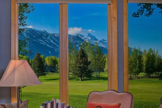Luxury home in Wilson, Teton County