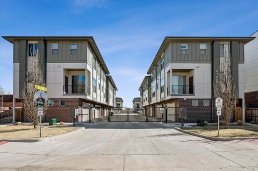 Townhouse in Arvada, Jefferson County
