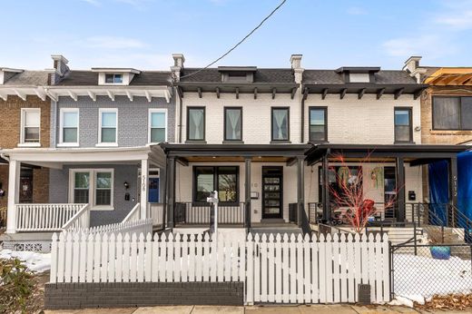 Luxury home in Washington, Washington County