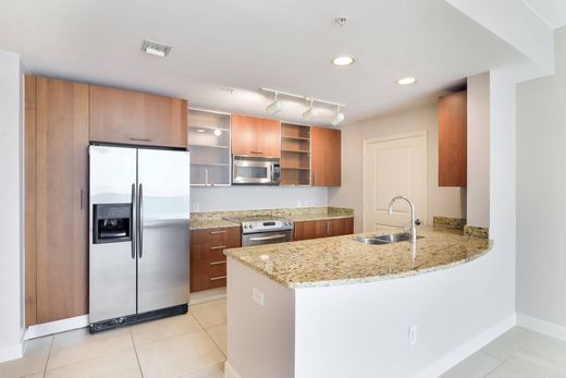 Daire Hallandale Beach, Broward County