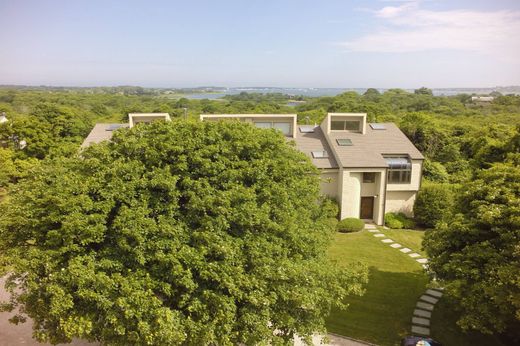 Detached House in Montauk, Suffolk County