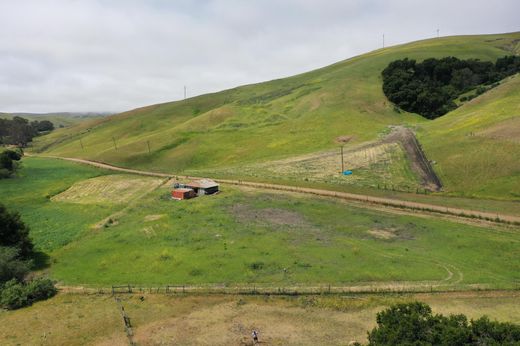 Grond in Cambria, San Luis Obispo County