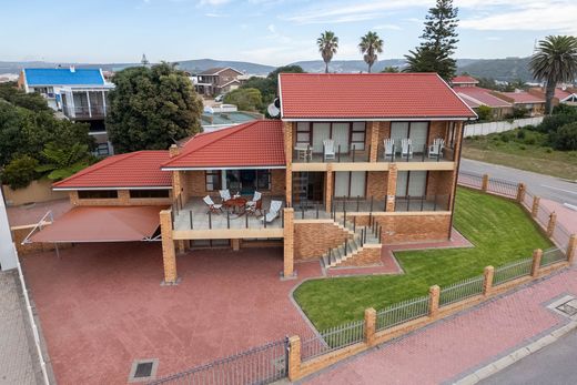 Detached House in Mossel Bay, Eden District Municipality