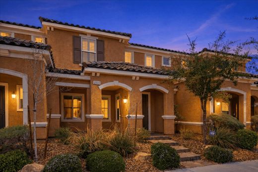 Townhouse in Henderson, Clark County