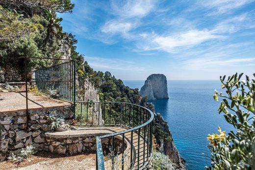 빌라 / Capri, Napoli