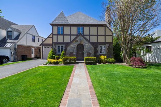 Detached House in Rockville Centre, Nassau County