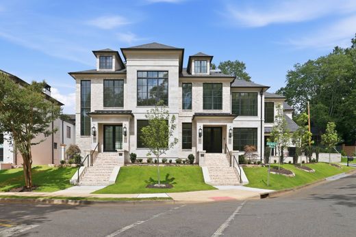 Luxury home in Greenville, Greenville County